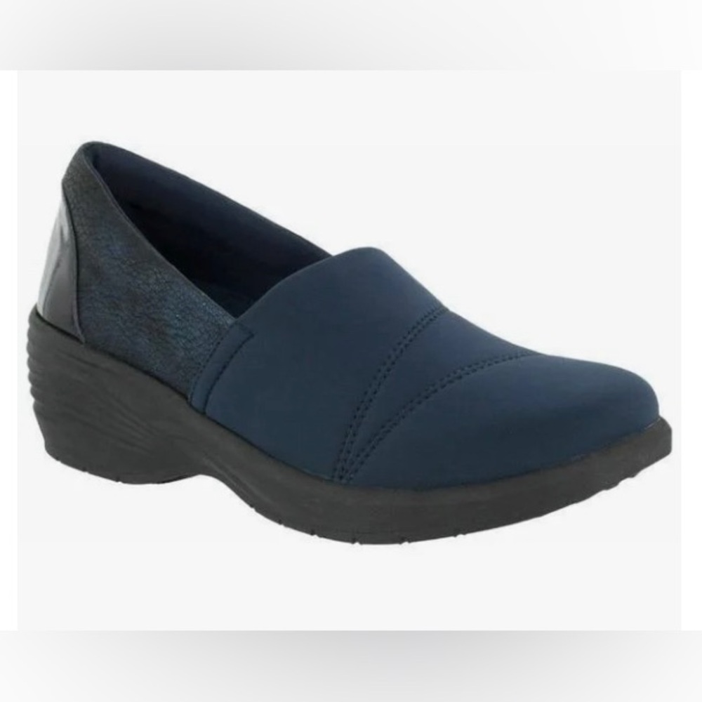 New SoLite by Easy Street      Size 11W
